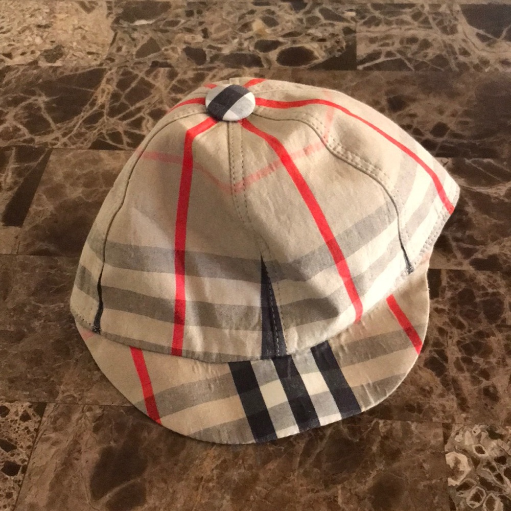 Burberry infant hat